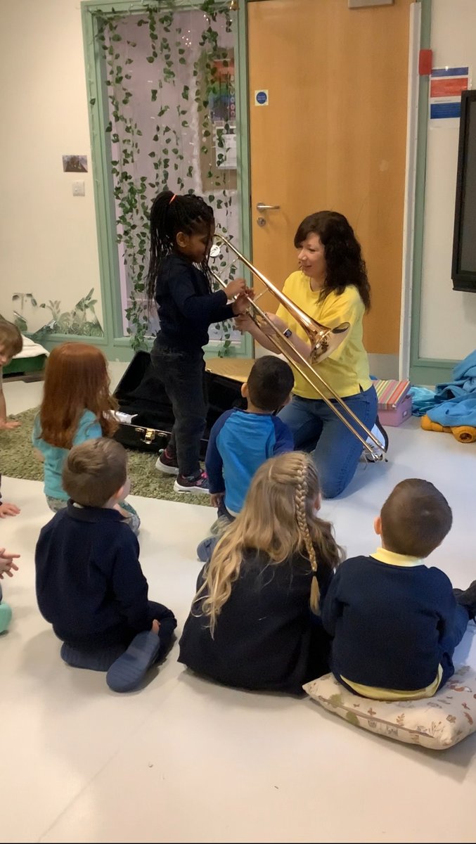DalryEYC's tweet photo. We had a visit from 'The Singing Suitcase'. It was great fun! We had the chance to explore instruments.🪇🎺 We sang and we danced.🎶 Thank you @singingsuitcase 🥰 https://t.co/28eaC7YvF0