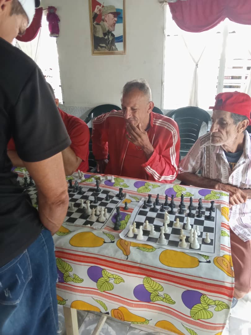 OdalisCast51357's tweet photo. Inician jornadas de actividades en las salas de televisión en Cauto Cristo en saludo al Natalicio de nuestro Héroe Nacional Jose Marti.
#TenemosHistoria 
#CautoCristo 
#GranmaVencerá https://t.co/jlriB5INGd