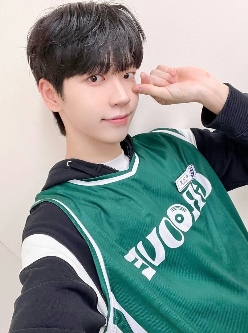 Happy GIJOONG DAY 
Joyeux anniversaire Gijoong💚

#우주가_기중이_강아지로_더_빛나 
#OurUniverseGijoongDay 
#キジュンの1番特別な日