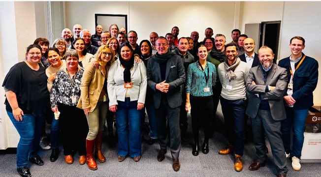 JF Fallacher (@fallacher) on Twitter photo En visite à Chartres à la rencontre des équipes <a href="/Orange_France/">Orange France</a> qui oeuvrent au quotidien pour proposer le meilleur service à nos clients pros et particuliers !
Ensemble, nous avons partagé sur nos enjeux 2025.
Merci à eux pour leur engagement et leur énergie ! En visite à Chartres à la rencontre des équipes <a href="/Orange_France/">Orange France</a> qui oeuvrent au quotidien pour proposer le meilleur service à nos clients pros et particuliers !
Ensemble, nous avons partagé sur nos enjeux 2025.
Merci à eux pour leur engagement et leur énergie !