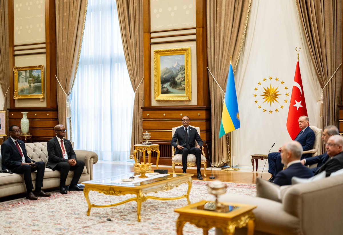 UrugwiroVillage's tweet photo. This afternoon in Ankara, President Kagame is received by President Recep Tayyip Erdoğan @RTErdogan of Türkiye where they will hold a tête-à-tête meeting before a bilateral discussion with members of both delegations. https://t.co/CSQBd2Hc3d