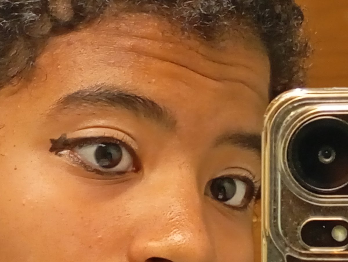 pintarse los ojos >>>>>>>