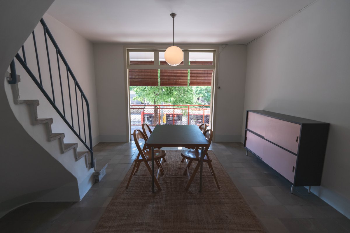 La Casa Bloc s’incorpora a @‌CasesIconiques, una xarxa d’edificis històrics residencials que reivindica el patrimoni català 💫

Cada dissabte, organitzem visites comentades per conèixer de primera mà aquesta joia de l'arquitectura racionalista.

Entrades! dissenyhub.barcelona/ca/activitat/v…