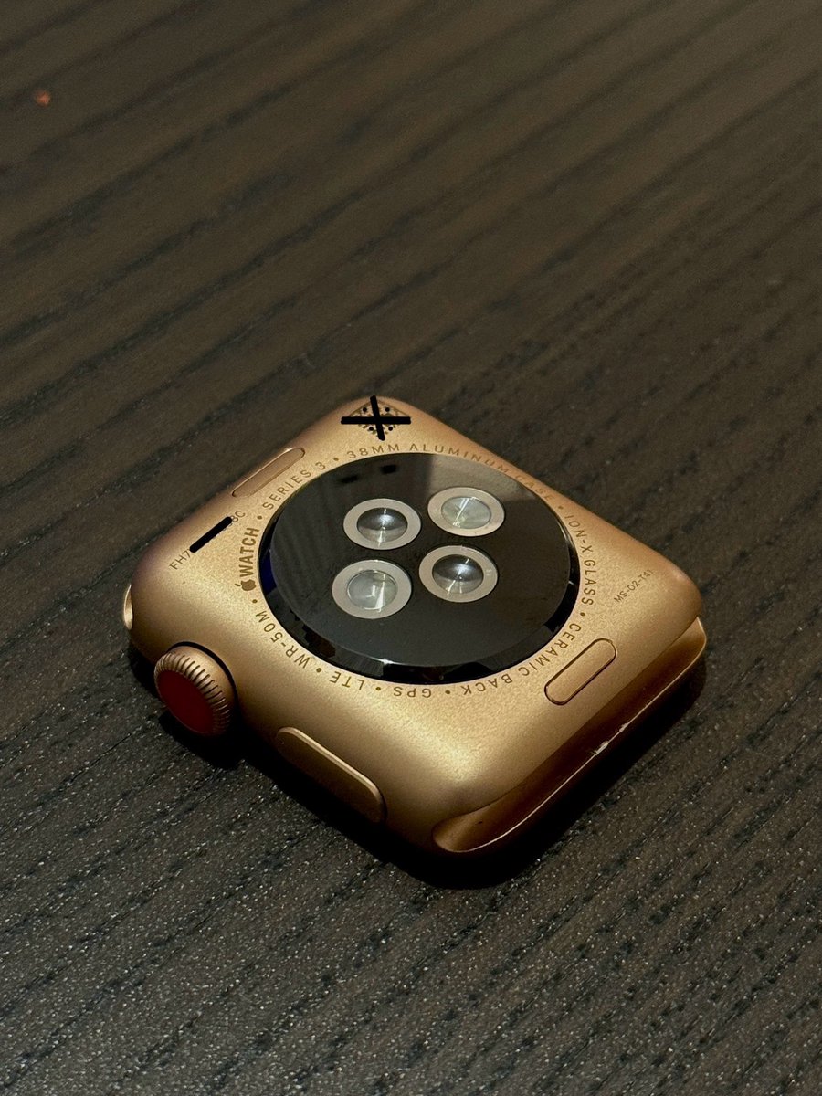 Multiple Apple Watch Prototypes (Series 0 to Series 3) - EVT and DVT stages.
• Condition: No screen, no battery, fully tested, and running Switchboard.