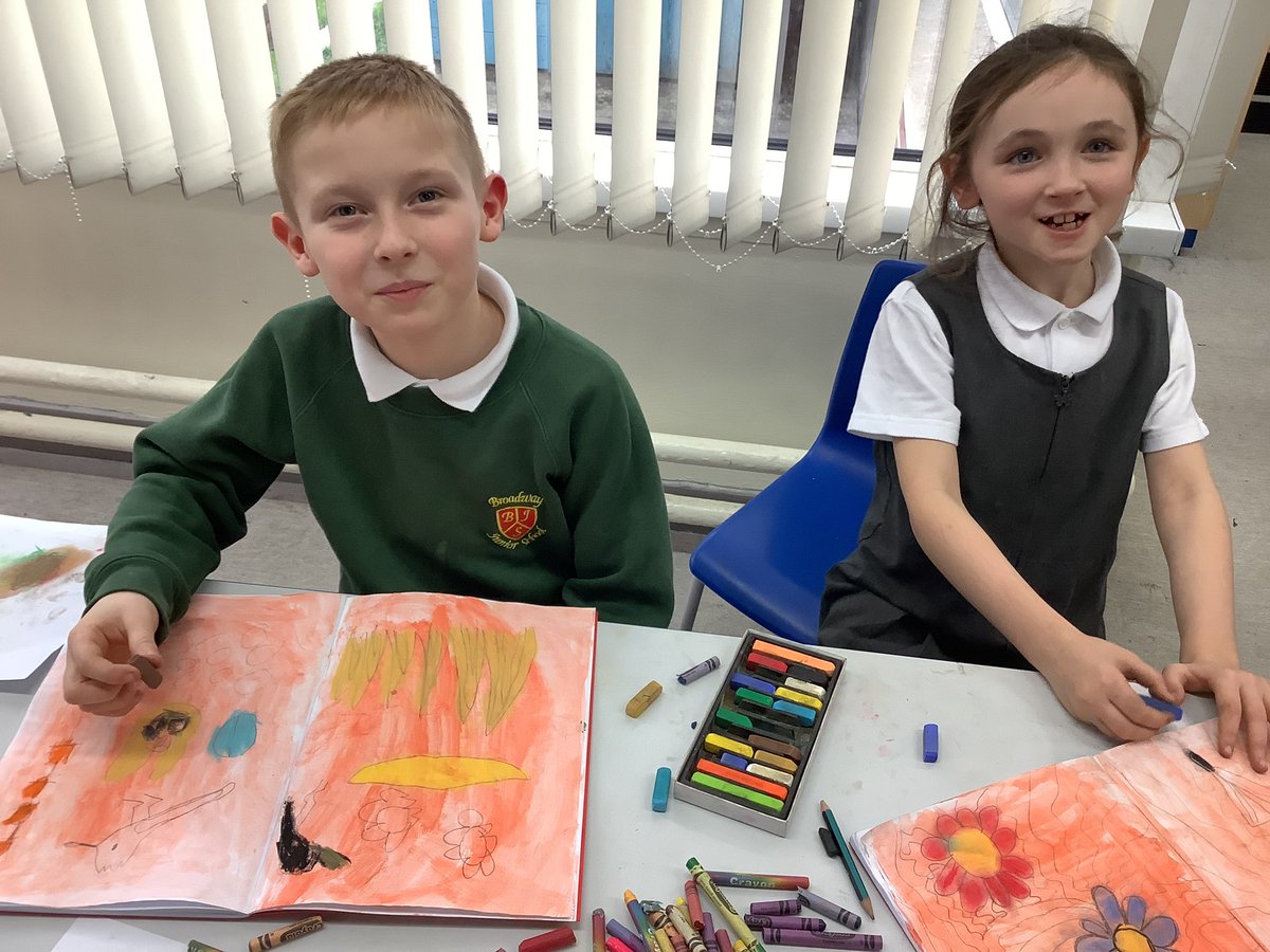 MrMcCabe62's tweet photo. @broadwayjuniors Class 3JM have been using crayons, pastels and pencils over a paint wash to create artwork inspired by Egyptian art. #Shinebright#BroadwayJuniorSchool. https://t.co/tGexXnTbzR