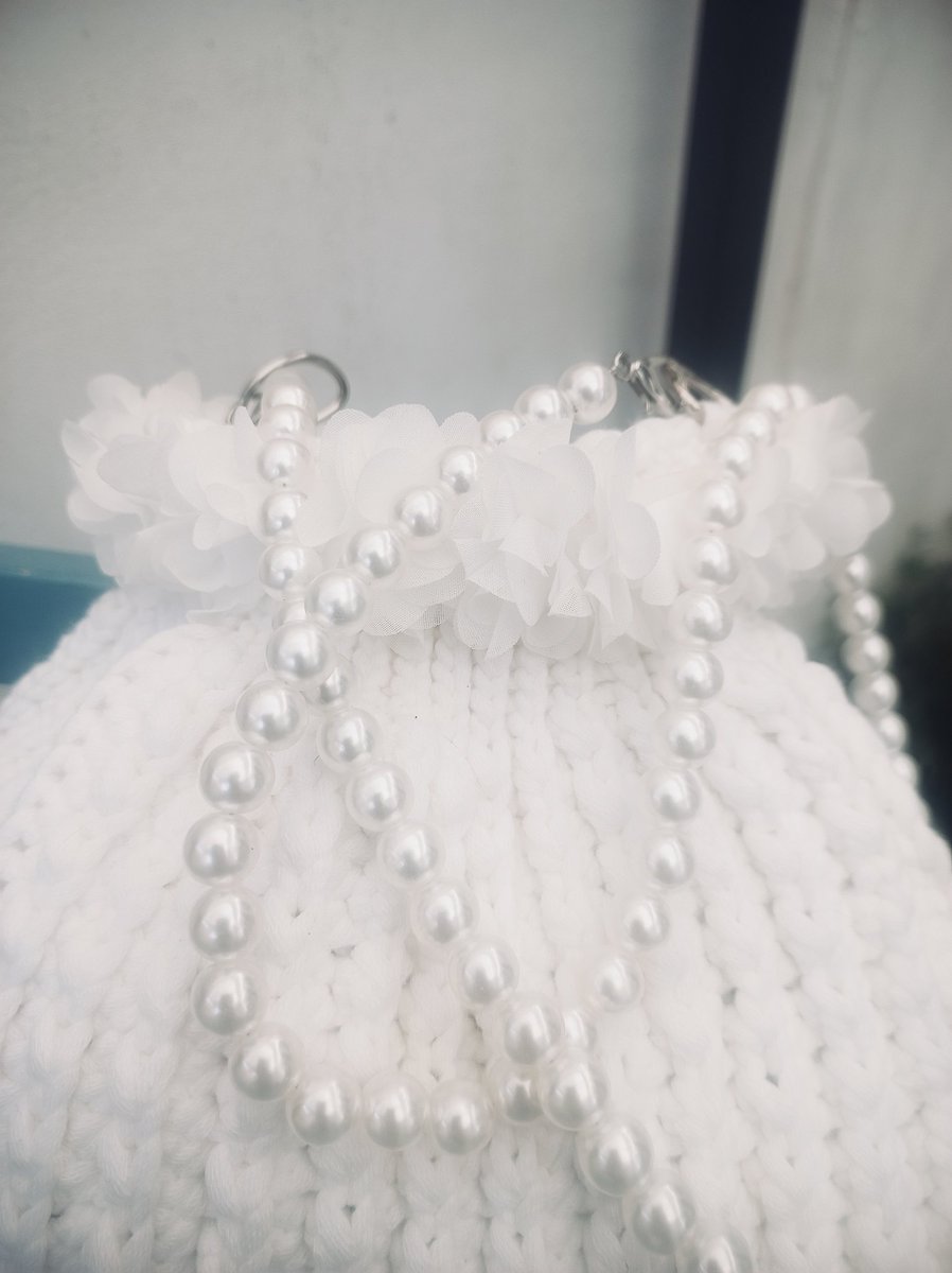 LittleCatYarn's tweet image. take me dancing with you I'm small but comfortable!🤗 #handmadebag #crochetbag #luxurybags #lifestyle