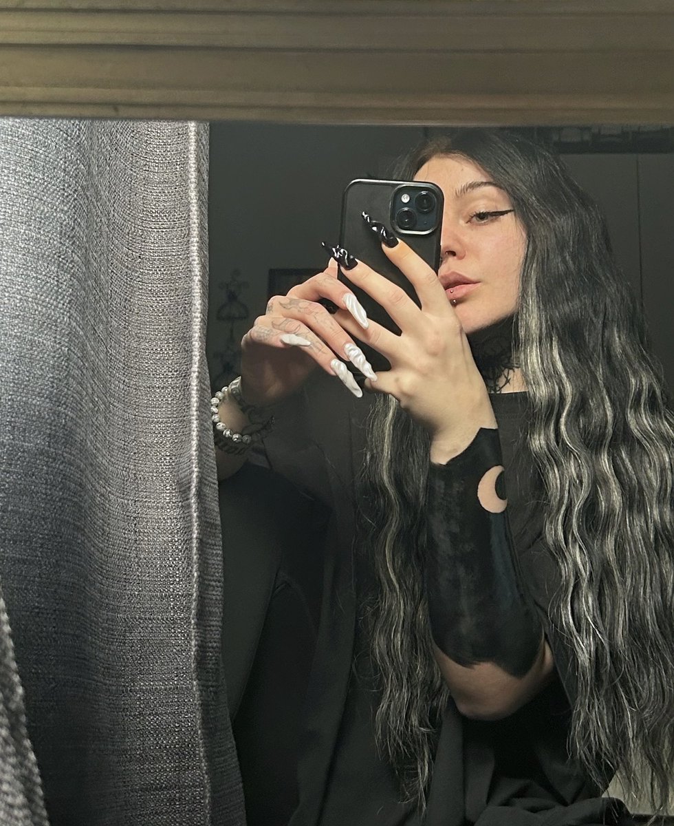 Λ𝔫𝔫𝔞 ☾ tweet media