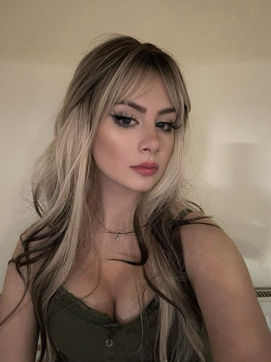 ixurie tweet media