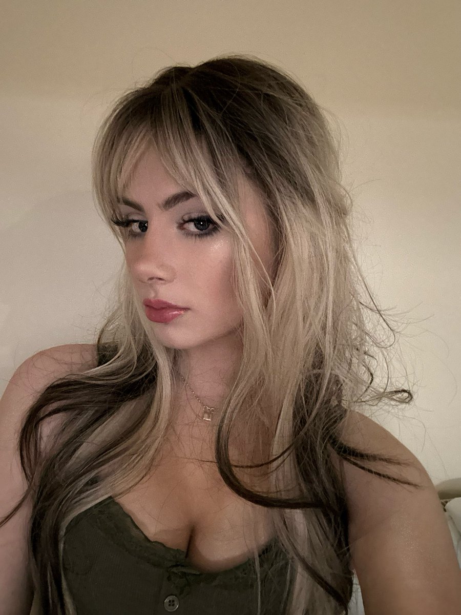 ixurie tweet media