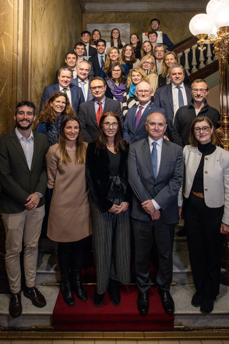🏅Ahir vam acollir el lliurament del Cinquena edició del ‘Premi Extraordinari Futurs Advocats i Advocades de Barcelona’, impulsat conjuntament amb <a href="/GAJBarcelona/">GAJ Barcelona</a> i <a href="/altermutua/">Alter Mutua de los Abogados y Abogadas</a>, en reconeixement a l’esforç i al talent dels estudiants de Dret. 

icab.cat/ca/actualitat/…