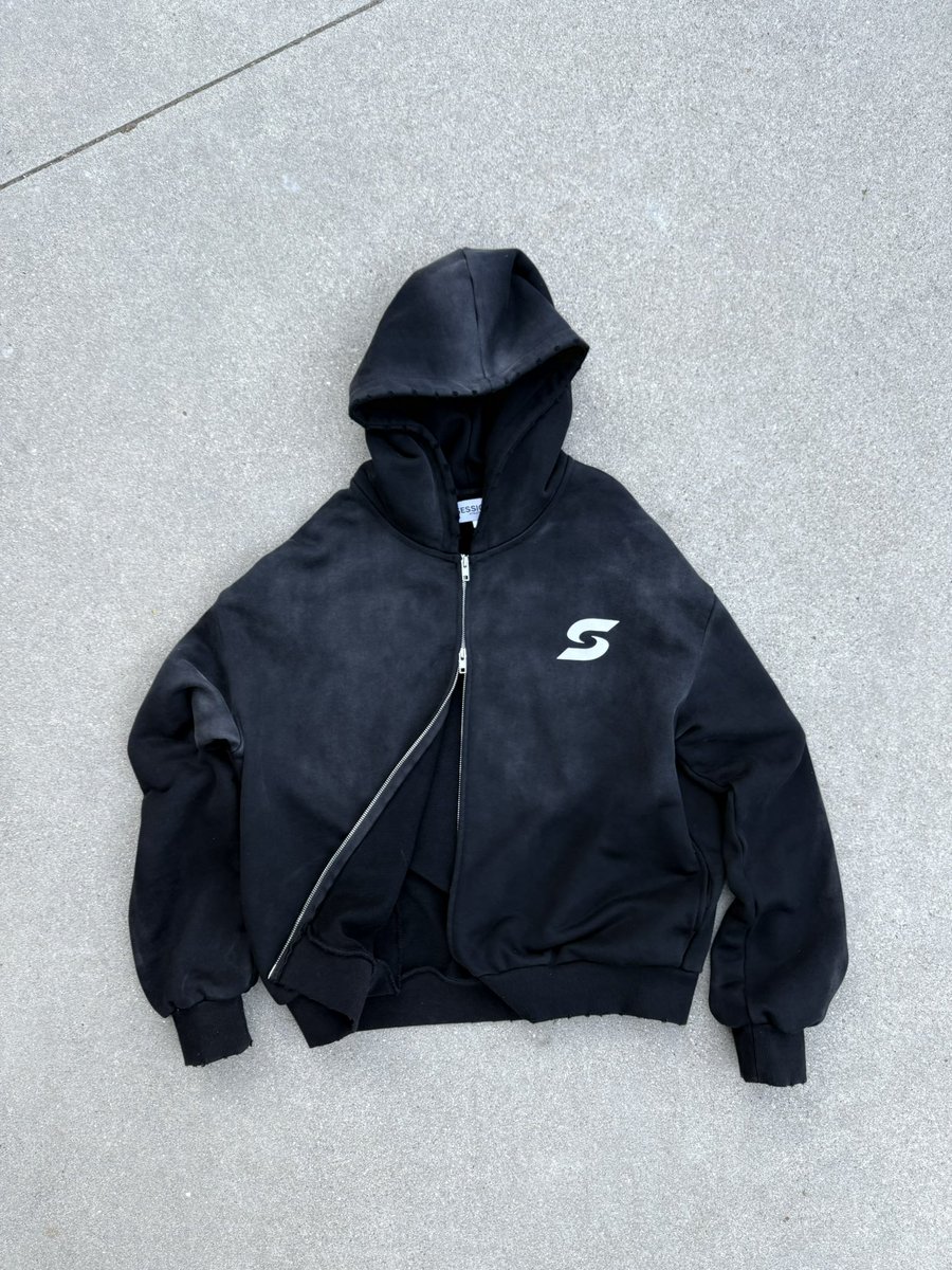 alexmeily's tweet photo. Details on our ‘Perfecto’ Zip Up releasing soon. 

Subscribe to our newsletter for release date &amp; early access. 

https://t.co/2zzQ7whVzT https://t.co/LrhOkr3nyL