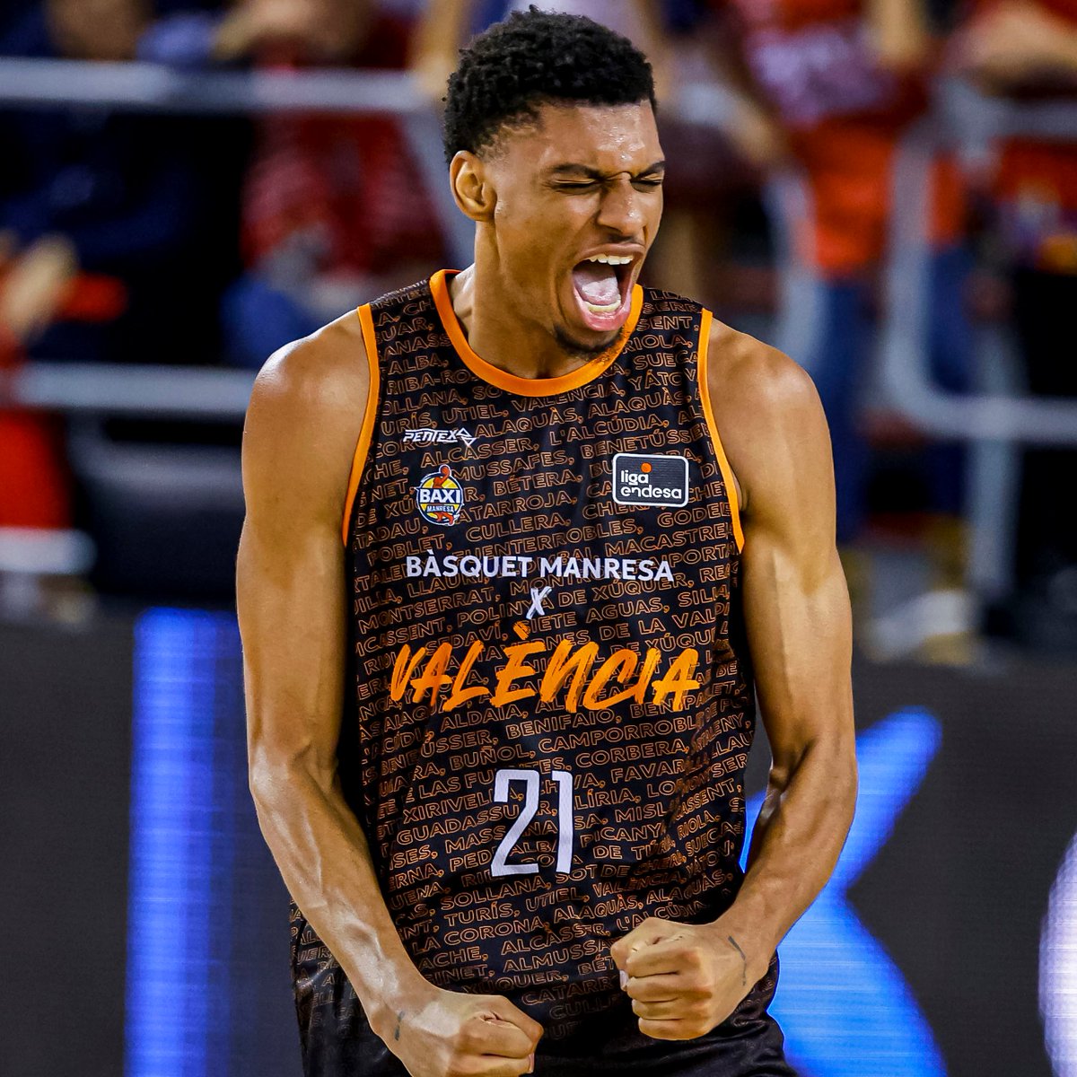 valenciabasket's tweet photo. ❤️🧡
Detalls per a sempre

Desde Valencia Basket Club estamos muy agradecidos a todos los clubes que, de una forma u otra, pusieron su granito de arena para ayudar tras todo lo sucedido en la Dana.

Es el caso de @BasquetManresa, el club del Bages cambió sus colores por un día para lucir esta fabulosa equipación con los nombres de las localidades afectadas. Con elas, recaudó casi 18.000€ para los afectados. Detalles de club gigante.

Este sábado a las 18h, os esperamos en la Fonteta, amics del Resa 🧡❤️