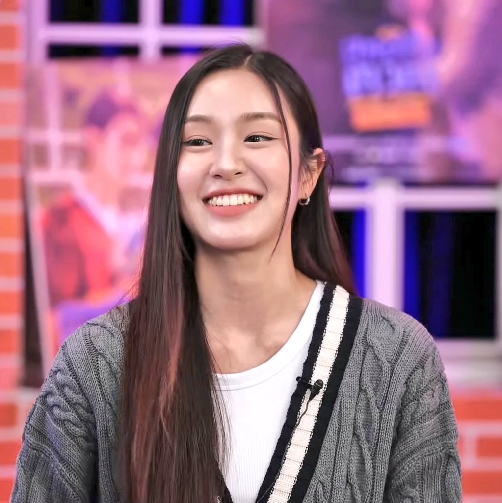 antnpj's tweet photo. 판언니 오늘 진짜 너무 예쁘다..........🥹🥹😵‍💫😵‍💫

#parnpeet @parnpeet https://t.co/gIX8FURRju