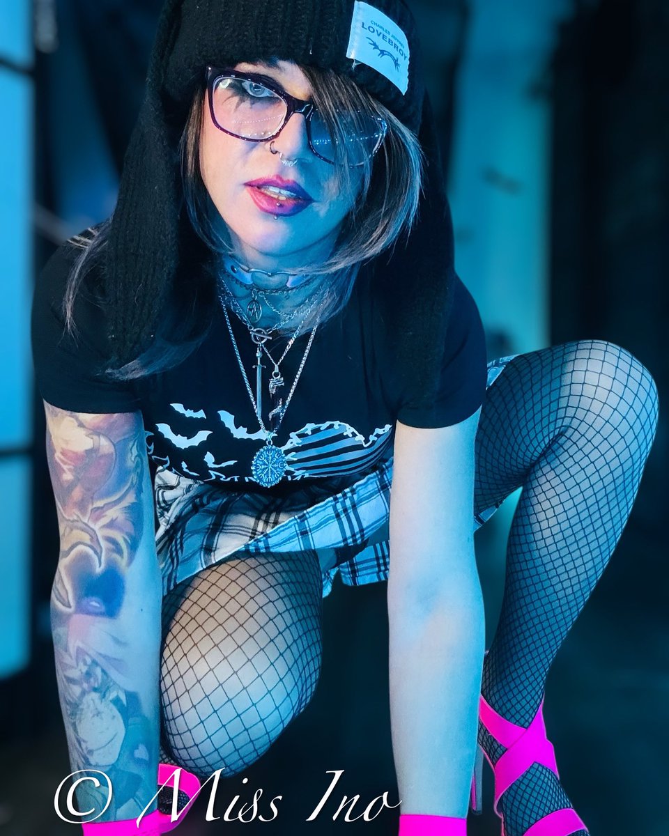 ts_miss_ino's tweet photo. Every scar has a story behind it 🩸 What would yours reveal?!? 🖤 Just so you know I got more than 10 😅
-
-
-
#scars #injuries #stories #annecdotes #gothgirl #emogirl #inkedgirl #altgirl #transgirl #transwoman https://t.co/dG3yXIBR0A