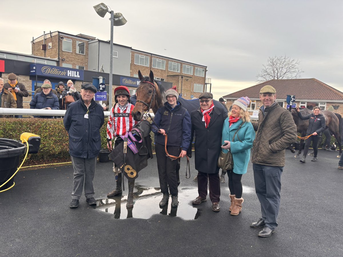 jamiesnowden's tweet photo. Delighted to see #SuperSurvivor winning the Pertemps qualifier @Huntingdon_Race for Neil Goulden, Kevin &amp; @hopsusie under @GavinSheehan92 Top team effort to get him back on track this season winning two on the bounce @Alexwalters89 @BetVictorRacing #winners #39 this season. https://t.co/vGH7bmdmXo