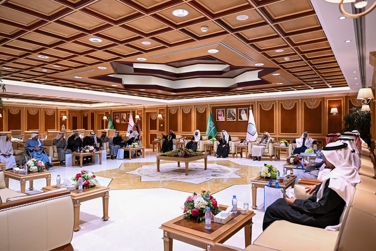 #جامعة_الإمام تحتفي مساء اليوم الخميس 23 /1 /2025 بالمتقاعدين من منسوبيها أعضاء الهيئتين الإدارية والأكاديمية.
imamu.edu.sa/news/Pages/new…