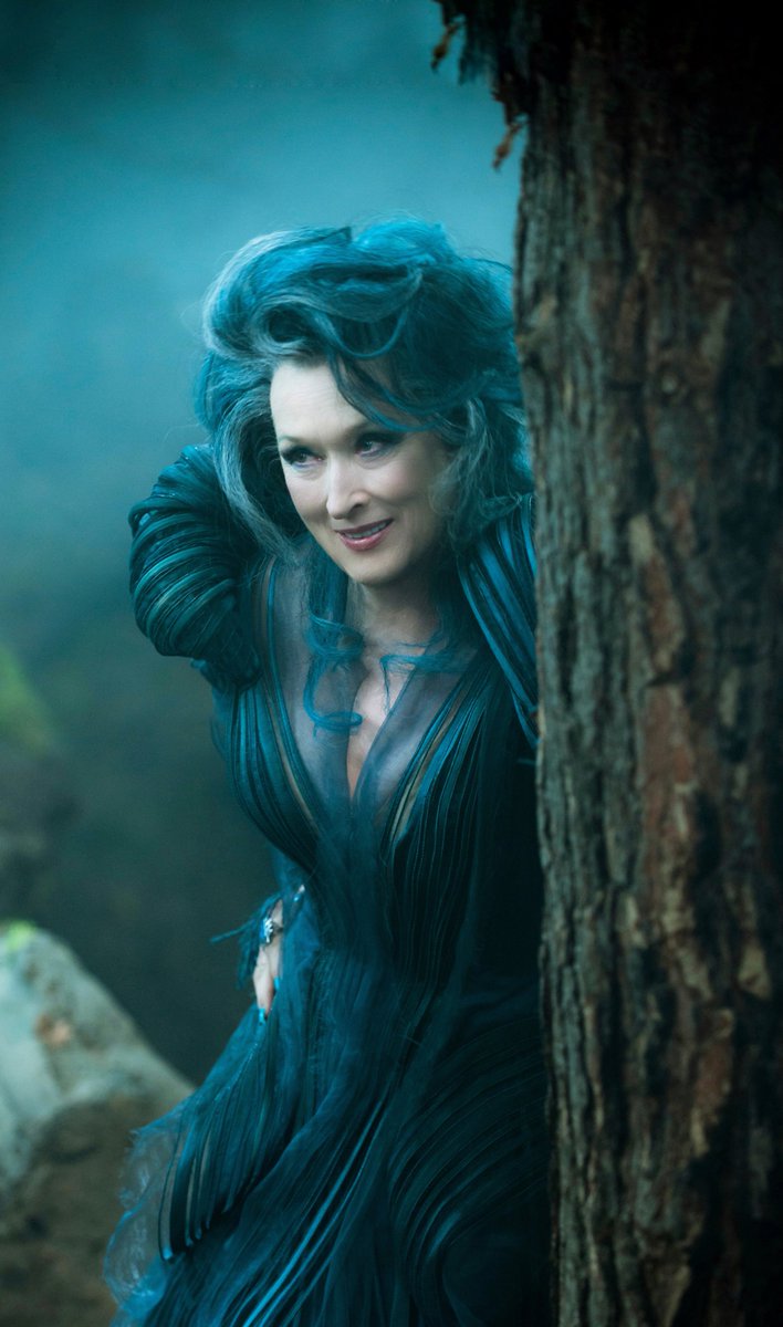 ariana grande joins meryl streep as an oscar-nominated best supporting  actress for playing a witch in a movie musical ✨, image size:708x1199