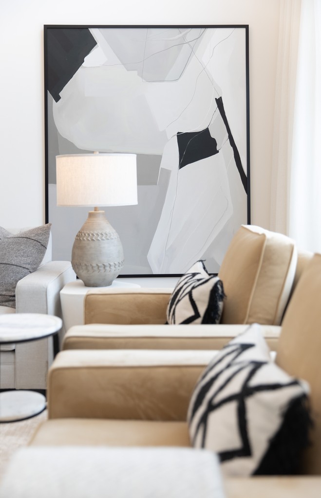 RCID_'s tweet image. 253 Aspen Estates - All it takes to bring a room together sometimes is a well-placed work of art. 

Interior Design: @rcid_
Build: @homesbyusltd
Photo: ⁠@shellardphoto

#yycdesign #architecturaldigest #yycevents #yychomes #interiors