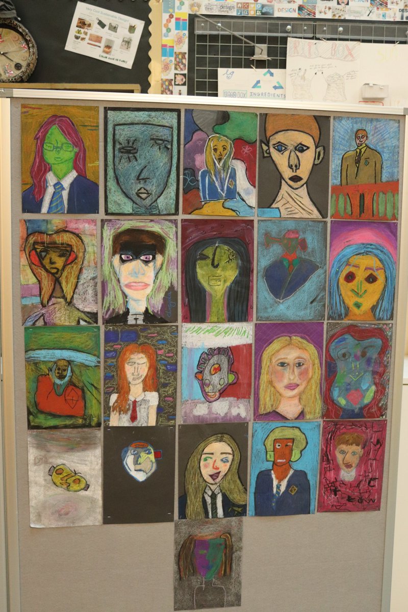 Year 9 art students have been working on self portraits inspired by Picasso as part of their identity project.  Their work is being displayed in the visual arts corridor and looks fantastic! 🖼 #Y9art #tuxfordacademy