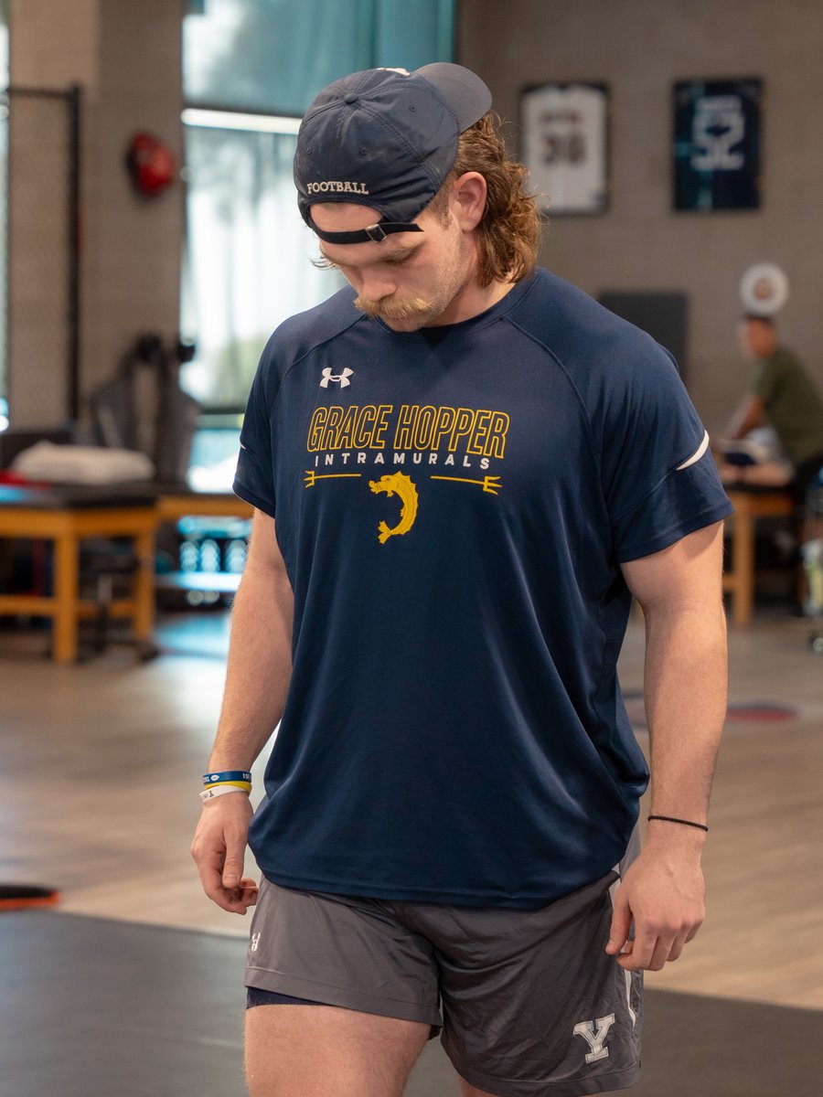 Dean Shaffer putting in the work to get back on the field at the Spooner Sports Institute. Dean is headed to UMass where he will be an immediate force in the middle of the defense. 👊
@deanshaffer34

#football #linebacker #rehab #returntosport #work #defense #spoonersport