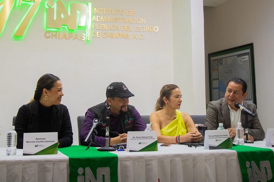 El <a href="/IapChiapas/">IAP CHIAPAS</a>  y  <a href="/SSaludChiapas/">Salud Chiapas Oficial</a>  unen fuerzas para fortalecer a servidores del pueblo en la Nueva ERA
Suscribieron un convenio de colaboraciónde-salud-unen-fuerzas-para-fortalecer-a-servidores-del-pueblo-en-la-nueva-era/