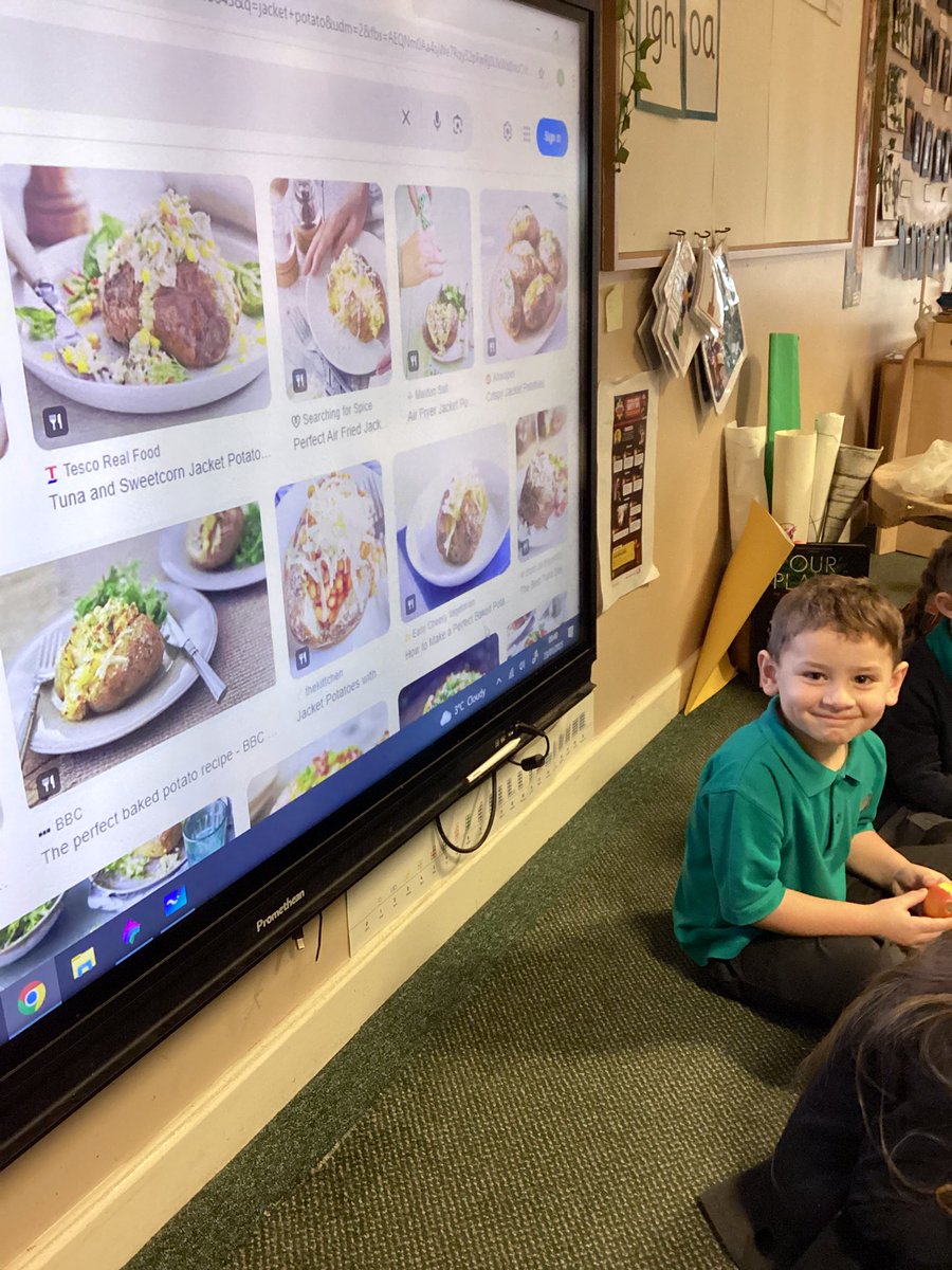 WhistonJandI's tweet photo. This week our FS2 circles have been quite controversial. Lots of different responses to the following -
Ketchup or Brown sauce?
Cheese then beans or beans then cheese on your jacket potato?
What are your thoughts @BethDeak
#connectbeforecorrect #circles https://t.co/8KS5mc272y