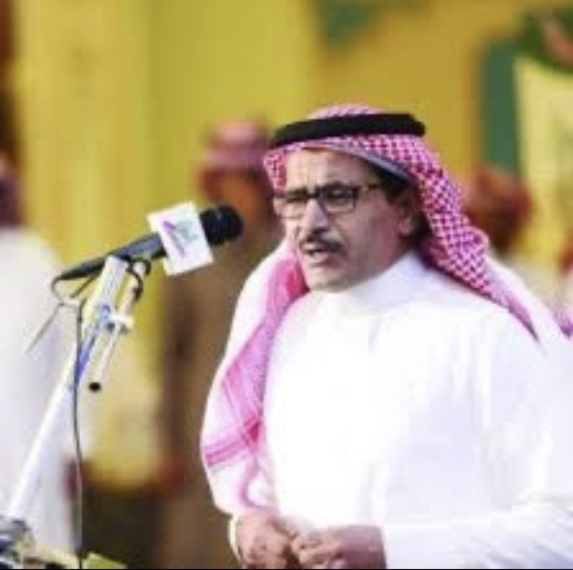 abomas3heb's tweet photo. من يعرف تكملة بيت الميزاني يتفضل؟

مرحبافي محل مكرمين الرجال
عزوةفي الجزيرةذاعيعٍ صيتها
عندناراس مال وعندكم راس مال
       —————-
عبدالله الميزاني

البقى في محل أهل الوفاء والكمال
عزوةٍ تكرم الخطار في بيتها
انت لو راس مالك كبر صم الجبال
مانشدناك عنها وين وديتها
عوض الله ابو مشعاب https://t.co/Bw841vPJX1