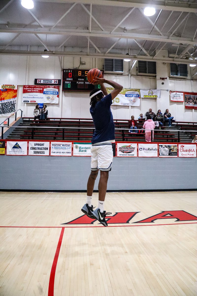 Lavell Tinsley (@lavelloball2025) on Twitter photo Mid season stats
11-0
PPG:19.3
RPG:7.6
APG:1.7
FG%62
FT%74
6’4
6’9 wingspan
Combo guard
Defensive guard
AAU coach: <a href="/MiddieDK/">Dustin Kavanaugh</a> Mid season stats
11-0
PPG:19.3
RPG:7.6
APG:1.7
FG%62
FT%74
6’4
6’9 wingspan
Combo guard
Defensive guard
AAU coach: <a href="/MiddieDK/">Dustin Kavanaugh</a>