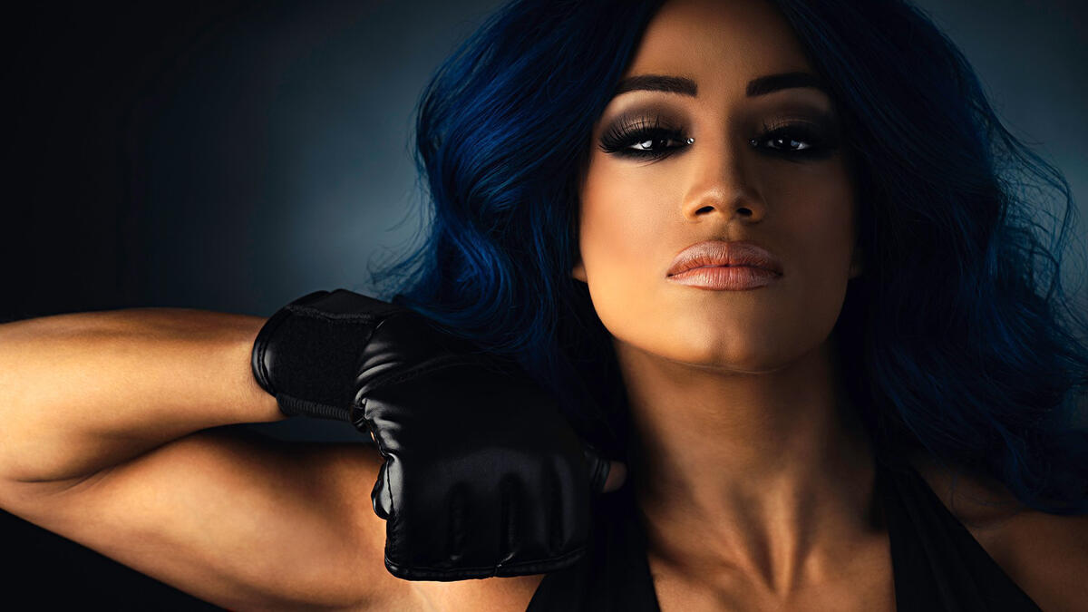 GlamorousGaze1's tweet photo. #SashaBanks 🔥 https://t.co/BZgLpdS4sh