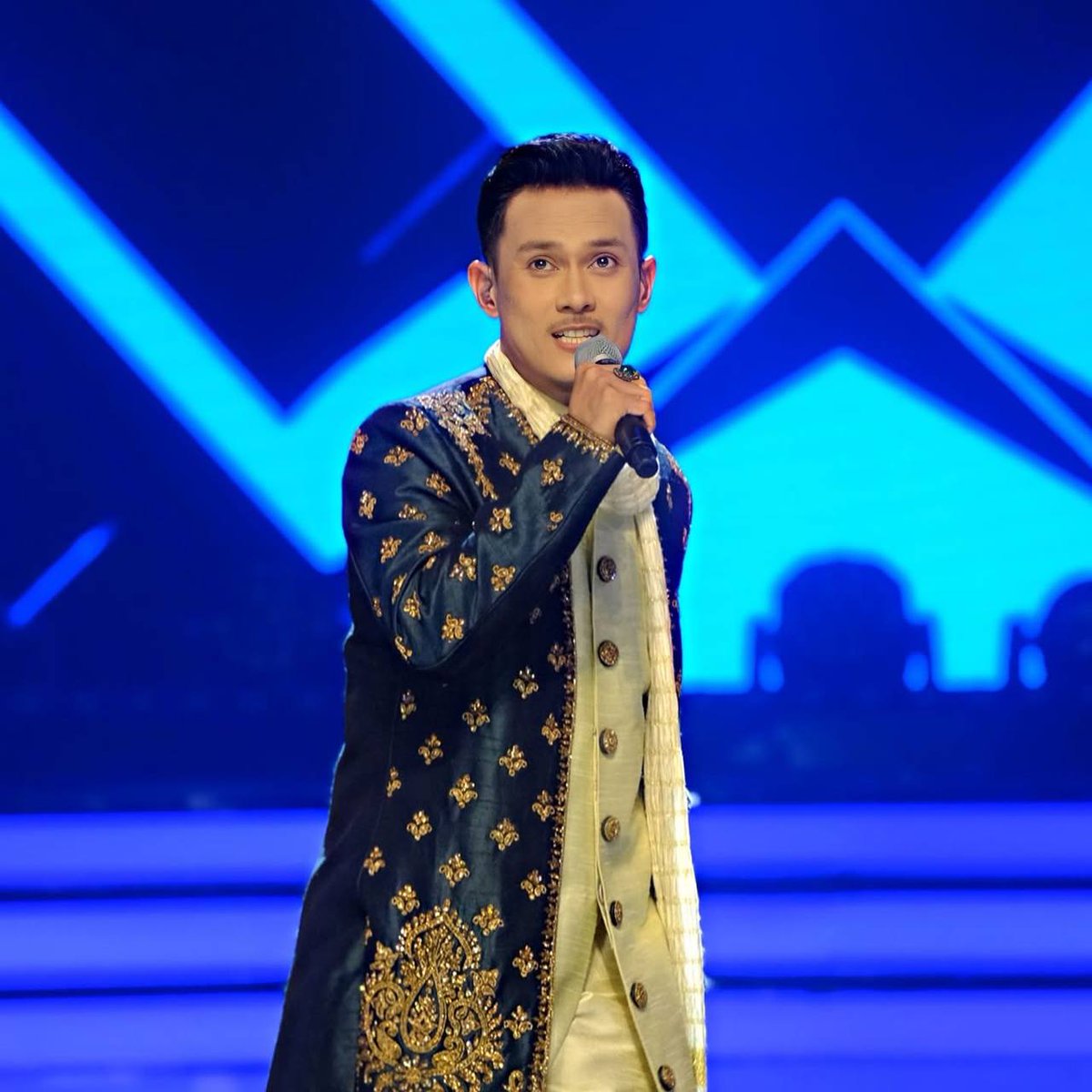 mamikosas's tweet photo. Fairuz Selamat sentiasa dihati
Lurveeeeeeee 

#Vaganzers #GegarVaganza2024 #GV11 #VaganzersXFairuzSelamat 
#GV11FAIRUZSELAMAT 
#GV11XCUCKOO 
#CUCKOOXGV11 
#VaganzersXFairuzSelamat 
#VaganzersXFairuzSelamat https://t.co/zkcF9P92v4