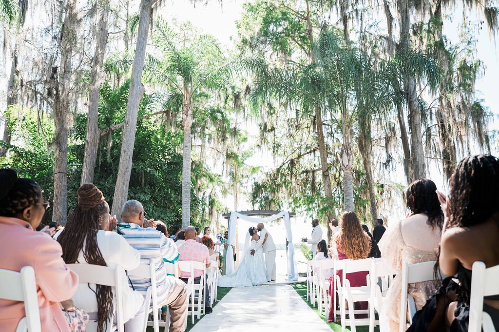 DisneyWedCast's tweet photo. Switching their wedding from Disney to Paradise Cove was easy for Antonio and Jasmine because so much is included in the venue's packages—including all the ceremony décor See what's included in a Paradise Cove wedding in the Fairytale Weddings Guide! https://t.co/PWnJ7z77dq https://t.co/RJLMDoECsg