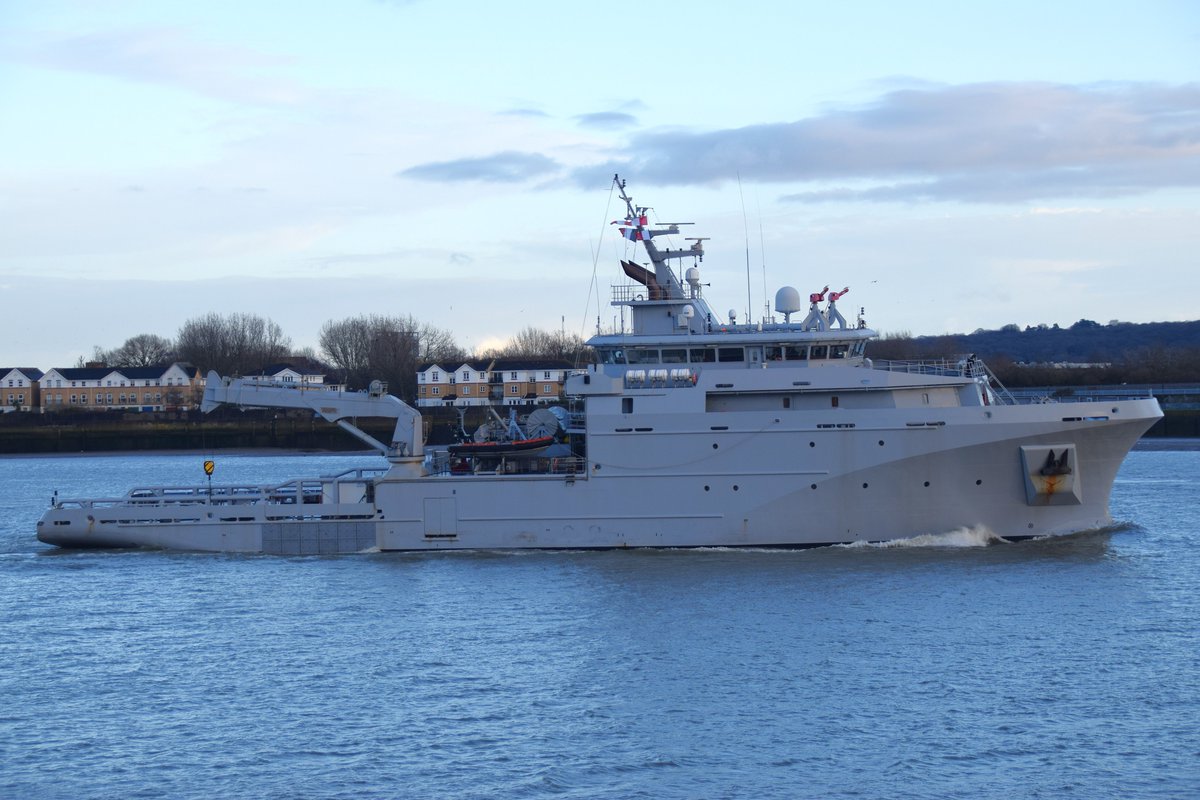 AJBC_1's tweet image. Paying a return visit to #London the 🇫🇷
@MarineNationale Loire-class vessel FS GARONNE - a Metropolitan Support and Assistance Ship (BSAM) - will be mooring alongside #HMSBelfast near Tower Bridge until next Tuesday morning.

#dlr_blog 
#FSGARONNE #BSAM #SupportVessel #OPV