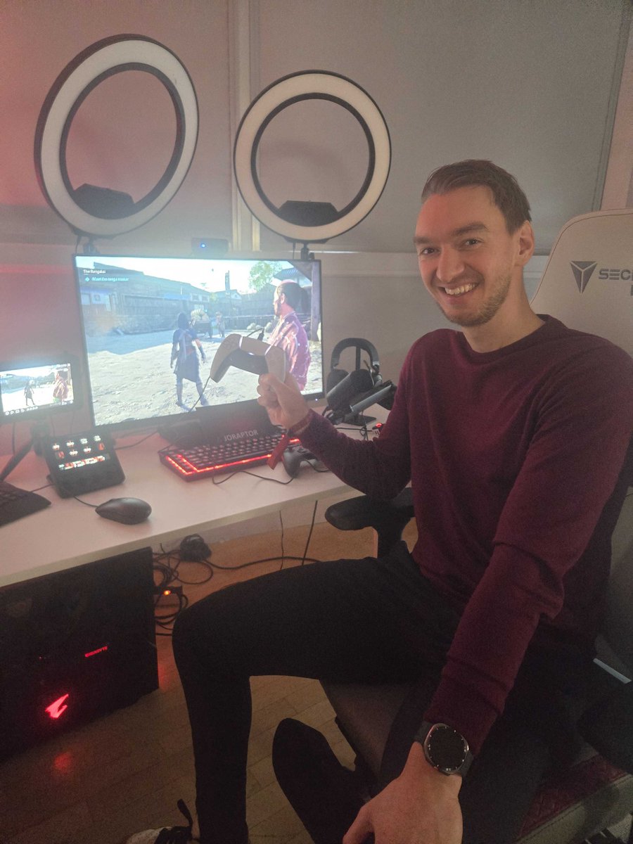 JorRaptor tweet media