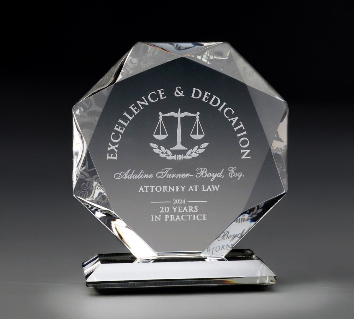 GlassicalD's tweet image. Honoring 20 years of service, the Majestic Octagon is a tribute to a distinguished legal career! Crafted from optic crystal, its sharp design reflects strength, precision, and commitment.✨
—
#GlassicalDesigns #EmployeeRecognition #AwardShowcase