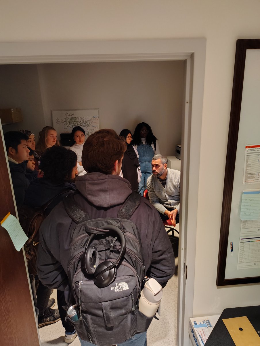 BiotechUNL's tweet photo. 🌟 Spring Into Biotech! 🌟

First stop on the journey: the Microscopy Core! Students will explore cutting-edge imaging techniques! 

Core Website: https://t.co/8RVLAEsM8i

#BiotechSpringClass #Microscopy #LifeSciences https://t.co/cDjwAVCpiD