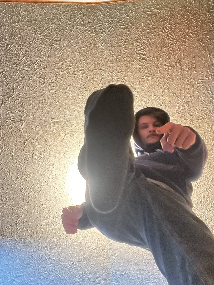 Mastermichael30's tweet photo. Socks on or socks off👀 @master_updates @bestfootmasters @obedientgaysub #cashcow #findom #findomking #humanatm #malefeet #alphamale https://t.co/IM722AD7Yw