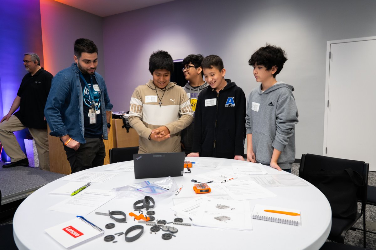 FridayInstitute's tweet photo. Since 2020, @Lenovo has donated $50K to our #MSEN program, allowing us to host more students, specifically those from low-income households, serving over 1,340 students over the past few years. Learn more about our partnership in this story. https://t.co/0GYdFMHzVn #STEM https://t.co/ay8Pi7mY6J