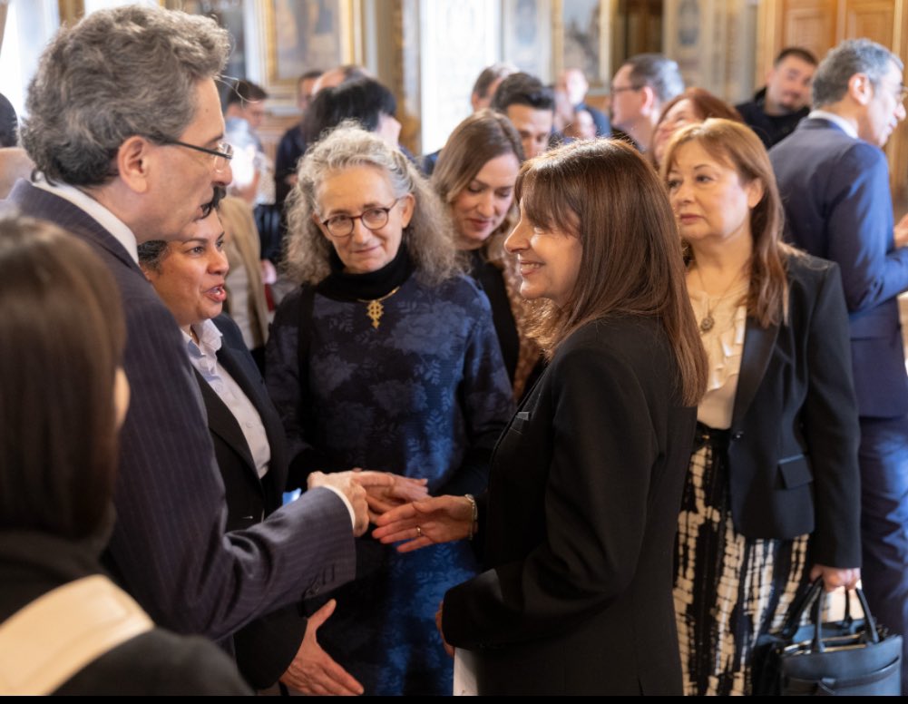 Anne Hidalgo a présenté ses vœux aux autorités civiles, diplomatiques et religieuses ce matin à l’Hôtel de Ville. Paris sera toujours le lieu du dialogue.