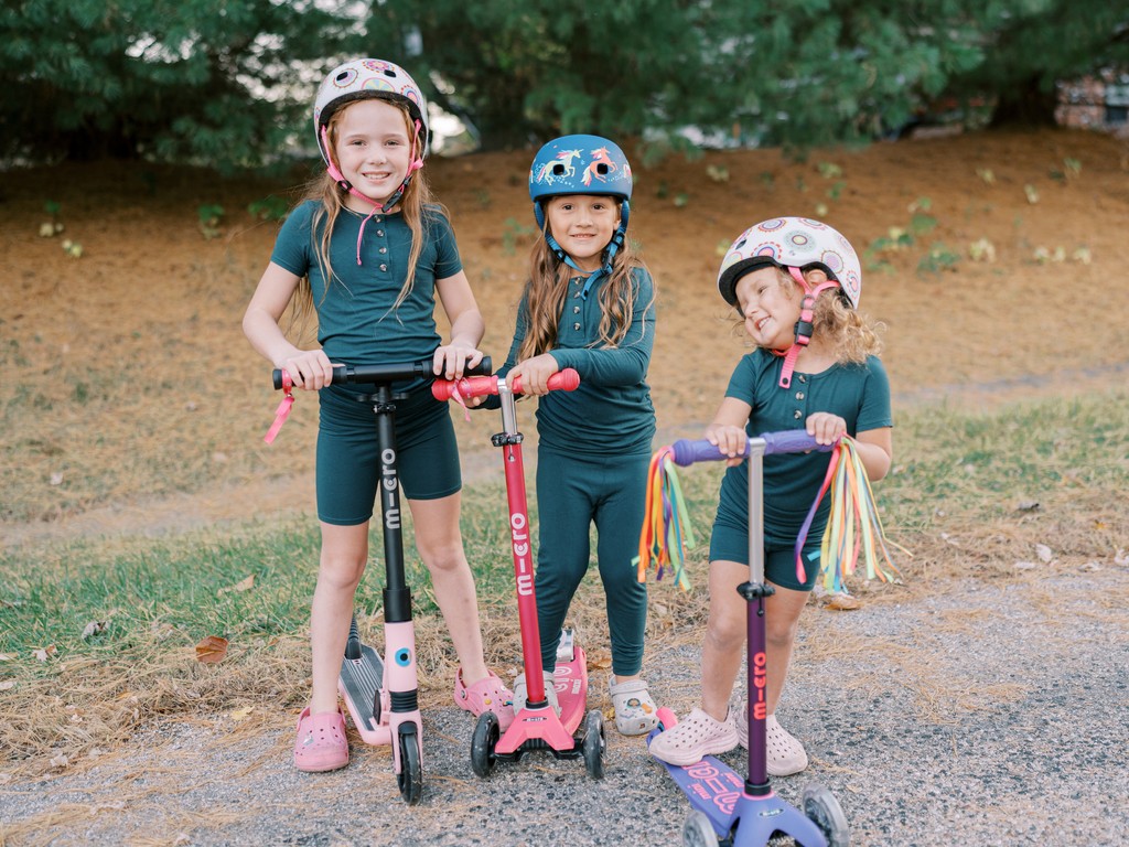 MicroKickboard's tweet image. Sister scooter squad 💖👯‍♀️ 

#Sisters #ScooterSquad #SisterLove #ScootWithMicro #MicroScooters #MicroKickboard