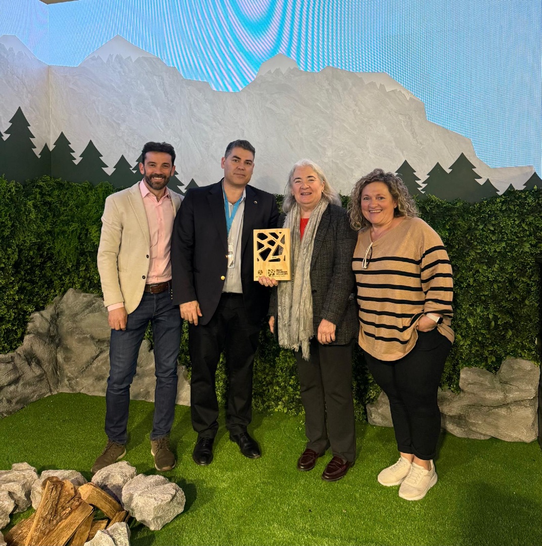 Aínsa recibe en Fitur el reconocimiento como Best Tourism Village. 
Lee la noticia completa con fotos en villadeainsa.com/y630