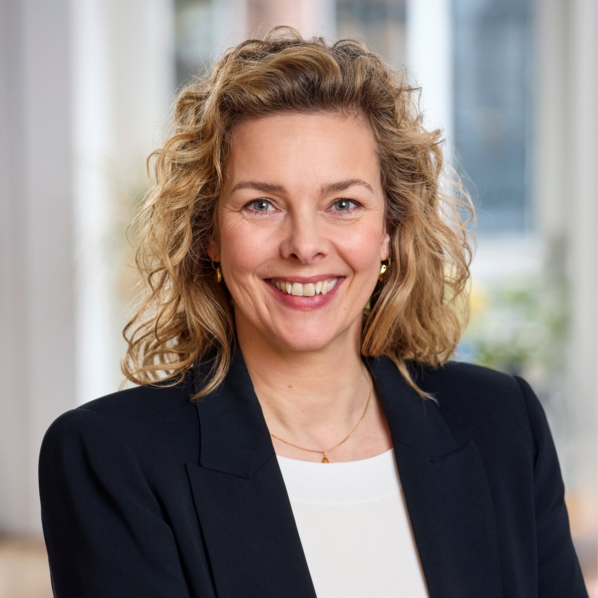 Cultural Emergency Response (CER) (@cerorganization) on Twitter photo We’re thrilled to announce that Marieke van Schaik, former CEO of the <a href="/RodeKruis/">Rode Kruis</a>, is joining the CER board. Her leadership in humanitarian crises like Covid-19 & Ukraine, combined w/ her passion for cultural heritage, will be invaluable to our mission: bit.ly/4atfHbO We’re thrilled to announce that Marieke van Schaik, former CEO of the <a href="/RodeKruis/">Rode Kruis</a>, is joining the CER board. Her leadership in humanitarian crises like Covid-19 & Ukraine, combined w/ her passion for cultural heritage, will be invaluable to our mission: bit.ly/4atfHbO