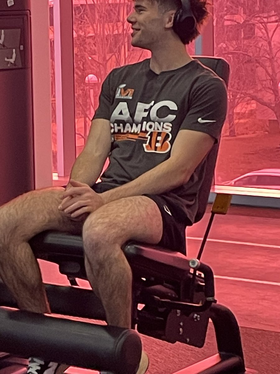 WillHSmith223's tweet photo. What a fuckin bum 😂 bengals haven’t been afc champs for 3 years now. Roll Chiefs https://t.co/0gBq4Aaxuh