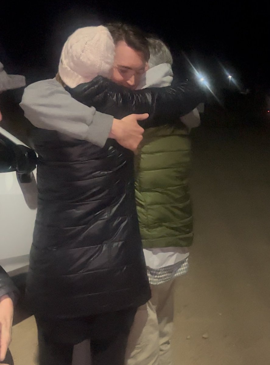 BREAKING: Here are the first photos of Ross Ulbricht reuniting with his family 🧡