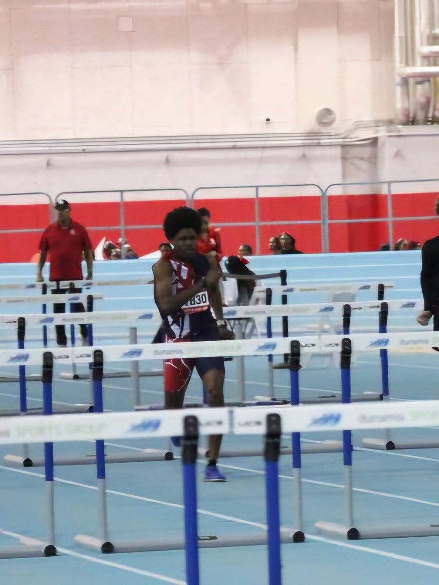 pearlandtrack's tweet photo. #latepost

Wanna give a quick shout out to our unsigned seniors who competed in both A&amp;M and UH HS indoor track meets.

All achieved indoor PRs and are still looking for their right college fit.

@BoldDeuce11 - Shot Put
Elijah Franklin - Hurdles 
@Staciee_Harris - 200, 400, LJ https://t.co/SY7Fw8Z5jS