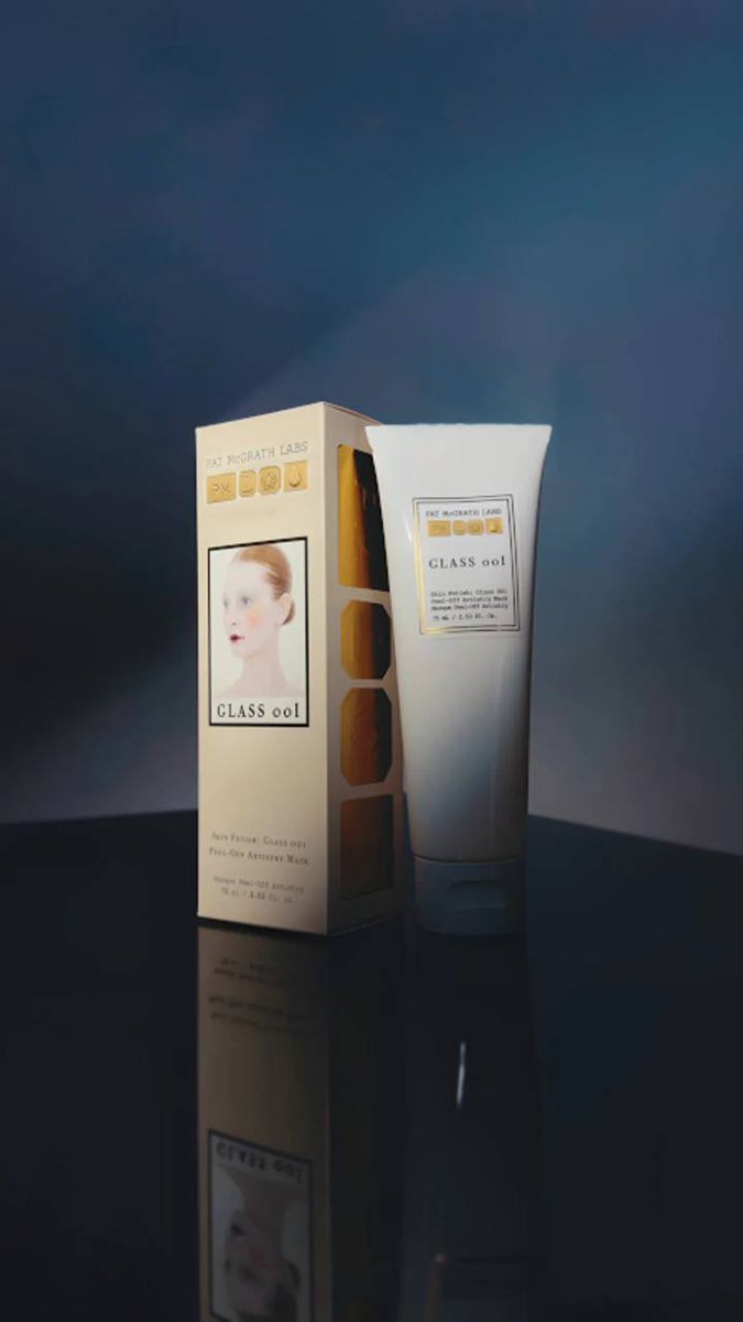 LaModeUnknown's tweet photo. Maison Margiela Artisanal makeup looks were so viral, that Dame ✨Pat McGrath✨ finally launched HER OWN ‘Glass 001 Artistry Mask’ for the glazed skin — you can layer it to create a full porcelain doll look or just partly for minimal but unique touch. 🪡

I fear it’s gonna be so SOLD OUT. 😭