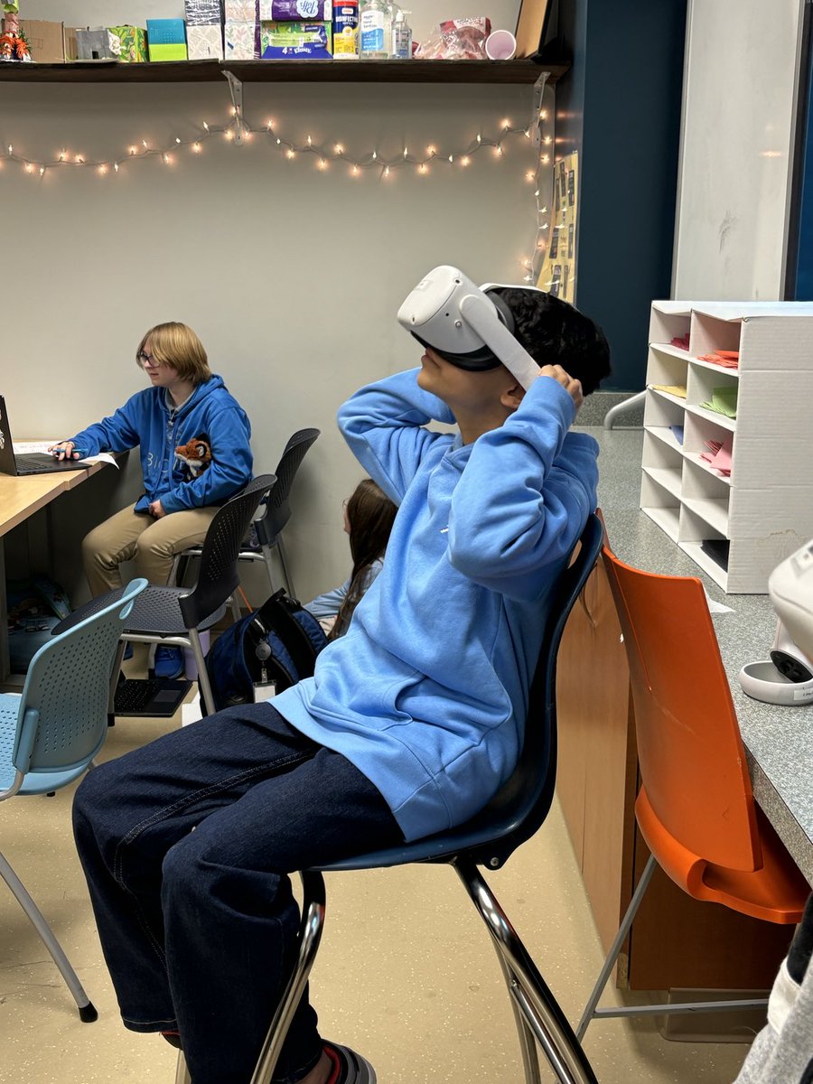 msalang's tweet image. 7th grade taking a 3D tour of Mongolia today. #ourBMSA #OAISS #osln