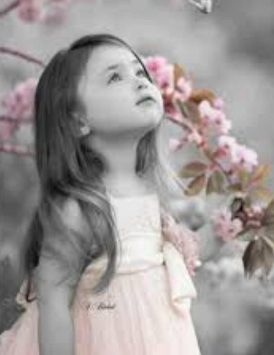#روح_تتنفس_هواك
هربت بعد أن تعبت من
أنين القلب وضجيج الفكر

تبحث عنك بٱختصار
شديد تريدك

بحثت عنك في النقاط
والحروف كتبت همسي
لأجلك أين أنت أخبرني
لأختصر الطريق وأجدك

#حروف_صامتة
#منتدى_زوايا_الأدبي3
