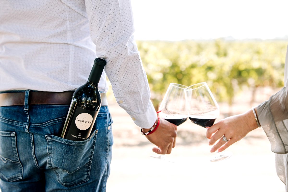 ghostblockwine's tweet photo. Discover why everyone is raving about Ghost Block! Our knowledgeable staff and exceptional wines create an unforgettable experience. Join us for a tasting and see for yourself why our guests can't wait to come back! #GhostBlock #NapaValley #WineTasting https://t.co/ElKPnSRp7f