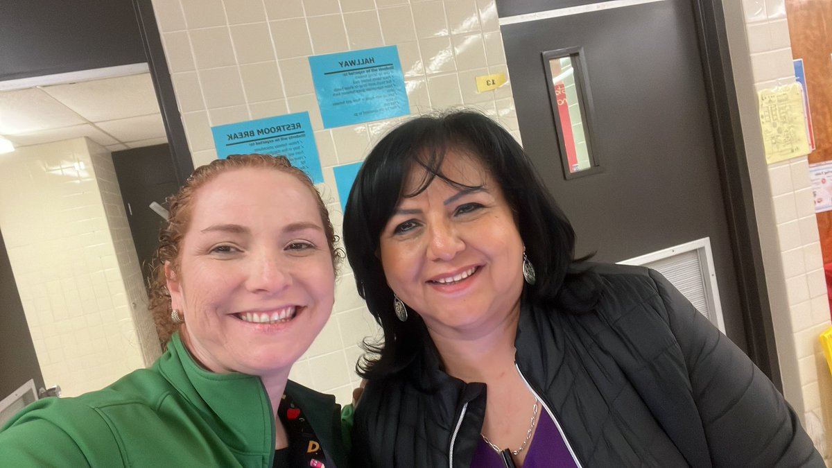 LydiaMtzDTOY's tweet photo. Congratulations to our new assistant principal @CHdzRivera  May God bless you and use you. @McAllenISD @gutiexfer @misd_weRscience @IandGCenter https://t.co/yVGx363Qvi