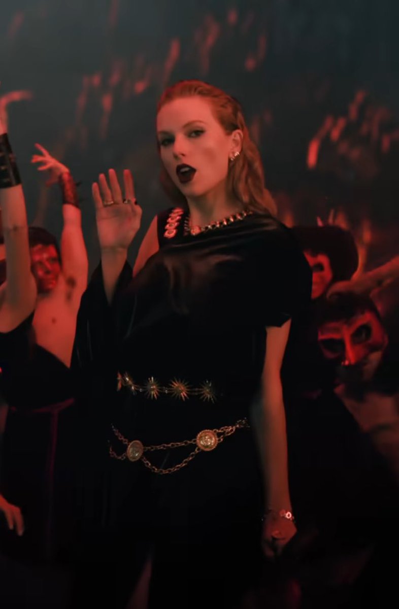 gavbreakfavtoys's tweet photo. 🚨Inside reports claim Taylor Swift will surprise drop “Reputation (Taylor’s Version)” at MIDNIGHT TONIGHT. https://t.co/ENK3z2QvgN